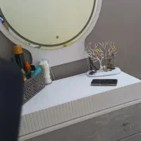 میز ارایش با اینه رینگ لایت با کشو مخفی|آرایشگاه و سالنهای زیبایی|معمولان, |دیوار