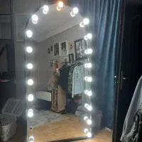 یک آینه قدی چراغدار|آرایشگاه و سالن‌های زیبایی|رشت, آب و برق|دیوار