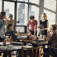 استخدام نیروی مبتدی و حرفه با درآمد بالا / دریاچه|استخدام بازاریابی و فروش|تهران, دریاچه شهدای خلیج فارس|دیوار