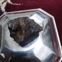 سلام من یک سنگ پیدا کردم که شبیه شهاب سنگ|جواهرات|فامنین, |دیوار