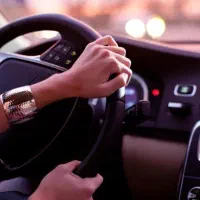 استخدام راننده خانم همراه  با ماشین
