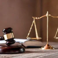 وکیل پایه یک دادگستری