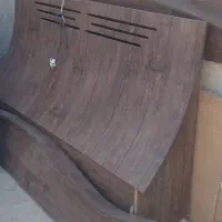 یک عدد تخت دو نفره با تشک به فروش می رسد