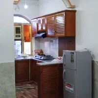 سوییت مرکز قشم نزدیک به کوچه اسکله وبغل بازارقدیم