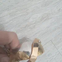 85 گرم طلا در حد نونرخ تابلو و ۱۰۰ یکجا باهم.