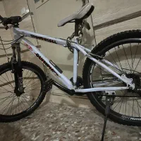 دوچرخه|دوچرخه، اسکیت، اسکوتر|قدس, شهرقدس|دیوار