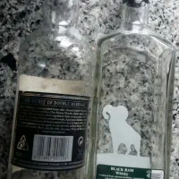 دو عدد بطری شیشه طرح دار