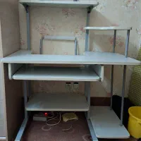 میز کامپیوتر طبقاتی چرخ دار