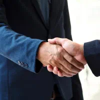 استخدام-مشاور-املاک-با-درآمد-بالا