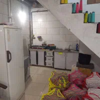 زیر زمین واز طرف دیگر همکف بر خیابان توانیر