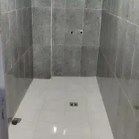 کاشی کاری و تخریب داخلی ساختمان