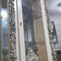 بوفه وساعت