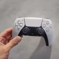 دسته ی اورجینال ps5 درحد نو کاملا سالم