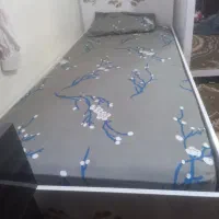 تخت خواب و تشک یک نفره