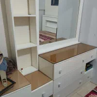 سرویس خواب با میز توالت و پاتختی و دراورکاملا سالم