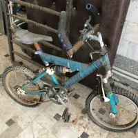 درب چوبی دوچرخه و مقداری لامپ و پریز|حراج|قم, زنبیل آباد|دیوار
