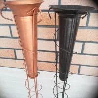 پایه گلدان مخروطی نوستالژیکی