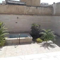 خانه-ویلایی-196-متری-دنج-و-بازسازی-شده
