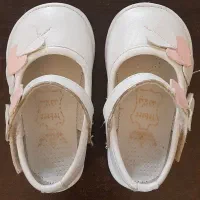 کفش و لباس بچگانه مناسب دختر ۱ تا ۳ سالگی