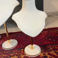 فروش تعدادی مانکن طلا و نقره