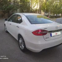 جک j5 اتومات بدون رنگ در حد صفر