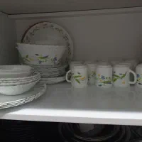 سرویس ارکوپال . در حد نو و تعدای ظروف