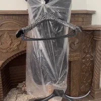 مانکن و چوب لباسی کت