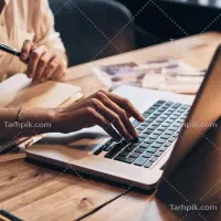 یک همکار خانم در کافی نت