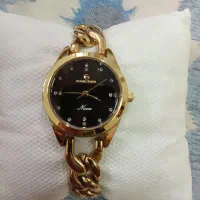 یک عدد ساعت مچی زنانه
