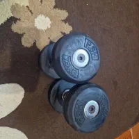 یک جفت دمبل ۷ و نیم کیلویی