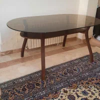 میز نهارخوری بدون صندلی