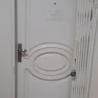 درب چوبی اپارتمان.  ۲۰۲×۹۲