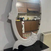 آینه و میز