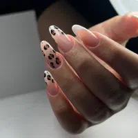 **آموزش تضمینی کاشت ناخن**