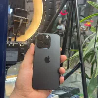 ۱۶ پرو در حد آک