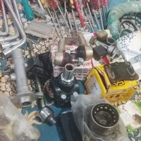 تعدادی آچار و لوازم پراید