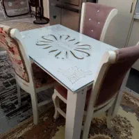 میز غذا خوردی