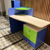 ست میز تحریر و کتابخانه کودک و نوجوان در حد نو|میز تحریر و کامپیوتر|رشت, گلسار|دیوار