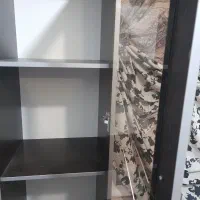 کمد سالم فقط شیشه یکم شکسته