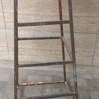 چهار پایه فلزی