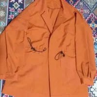 مانتو نارنجی طرح کت کمربند دار، بسیار تمیز