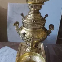 سماور زغالی با قوری و سینی و پیاله برنجی هخامنشی