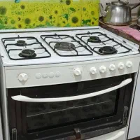 یک عدد گاز فر تکنو   سالمه.  یک عدد بخاری سالم