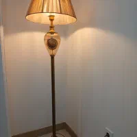 آباژور ایستاده و لوستر هشت شاخه