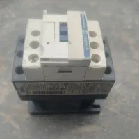 فروش یک عدد کنتاکتور با کیفیت ۳ پل+کمکی