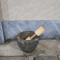 هاون سنگی بزرگ