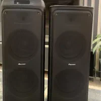 یک جفت اسپیکر دوقلو رکسون مشابه آکبند