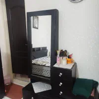 سرویس خواب دو نفره با دو پاتختی و دراور 5 کشو|تخت و سرویس خواب|ملارد, |دیوار