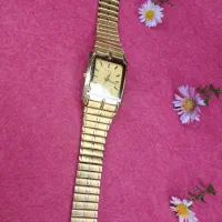 ساعت طلایی استیلی مناسب افراد بزرگسال