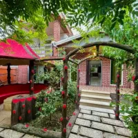 ویلاباغ-یه-تیکه-از-بهشت-با-حیاط-دلباز